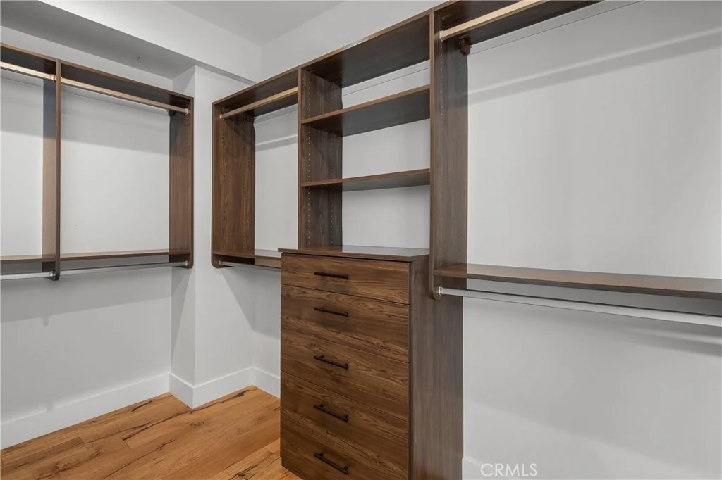 1004 Huntington Street · Walk-in closet