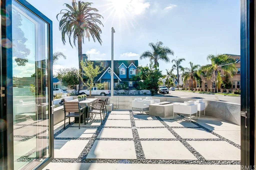 1022 Huntington Street · Indoor-outdoor living