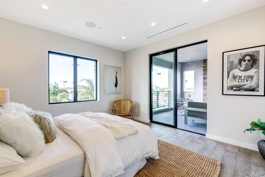 1022 Huntington Street · Bedroom