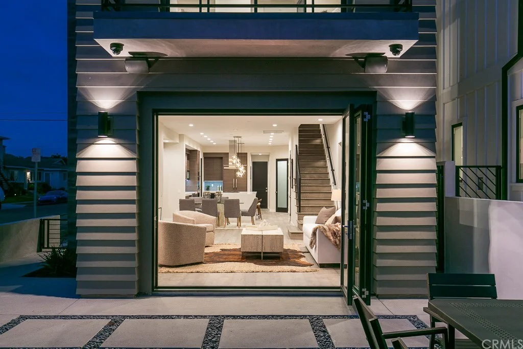 1022 Huntington Street · Twilight exterior