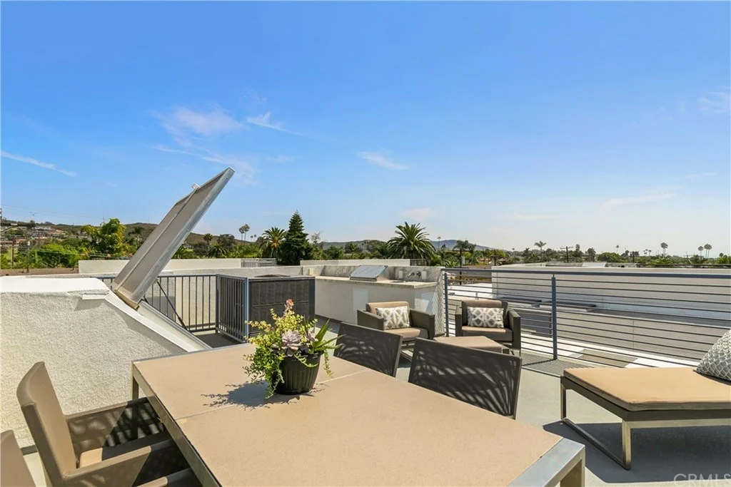 2807 S El Camino Real · Roof terrace