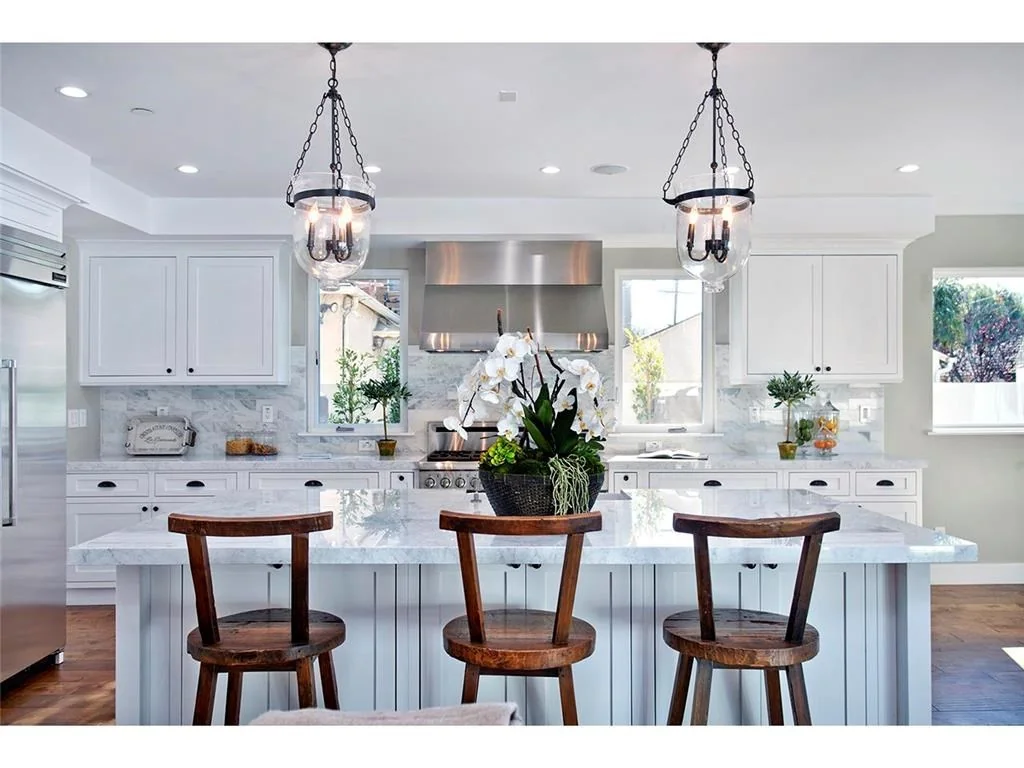 2947 Kelton Avenue · Kitchen